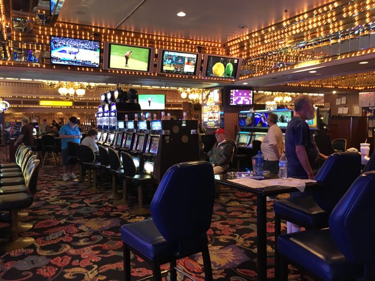 Four Queens Sportsbook Review Sports Betting at Four Queens Las Vegas